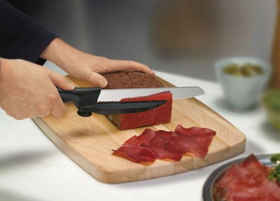 Нож Victorinox с упором для отрезания равномерных ломтиков, черный