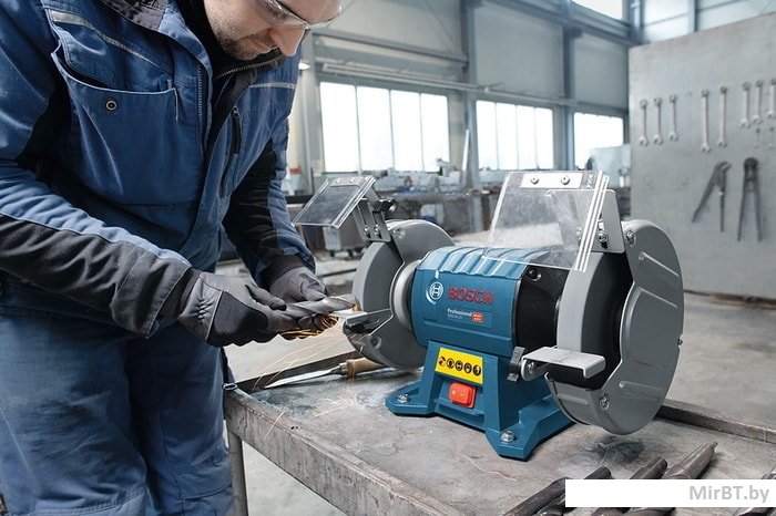 Станок точильный BOSCH GBG 60-20 в кор. (600 Вт, круг 200х25х32 мм) Станок точильный BOSCH GBG 60-20 в кор. (600 Вт, круг 200х25х32 мм)